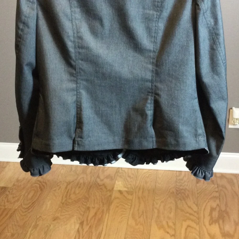 8 Randy Kemper Ruffled Gray Jacket - Picture 8 of 16